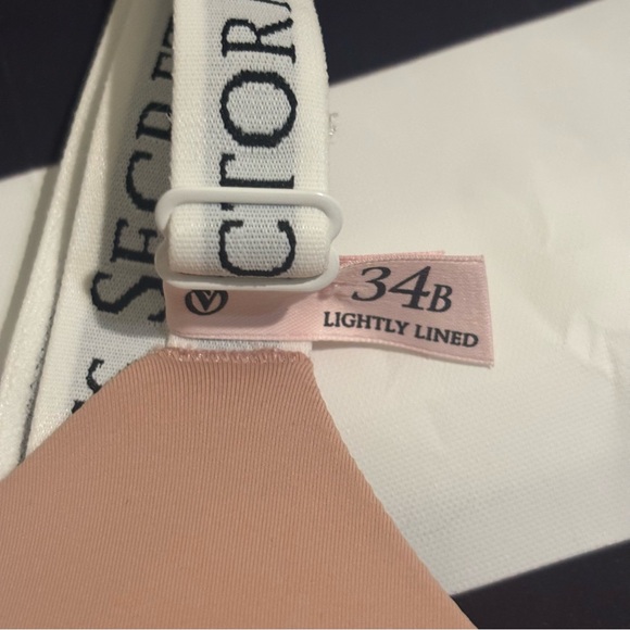 Victoria’s Secret Wireless T-Shirt Bra - Picture 6 of 7